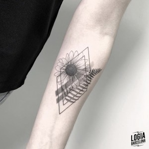 tatuaje_brazo_margarita_espiga_ferran_torre_logiabarcelona  